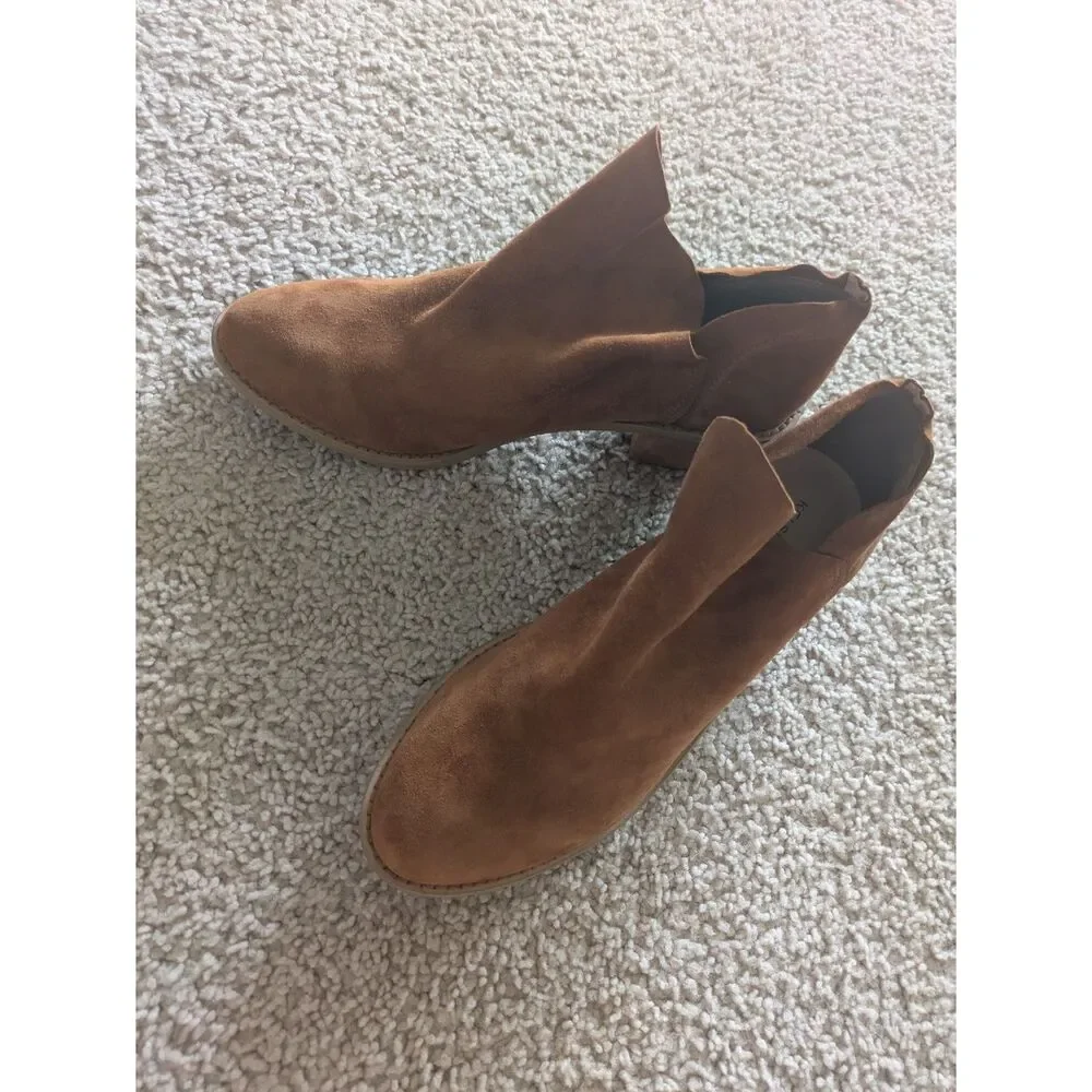 Kelsi Dagger Brooklyn Kenmare Suede Gold Tan Booties Sz 8.5